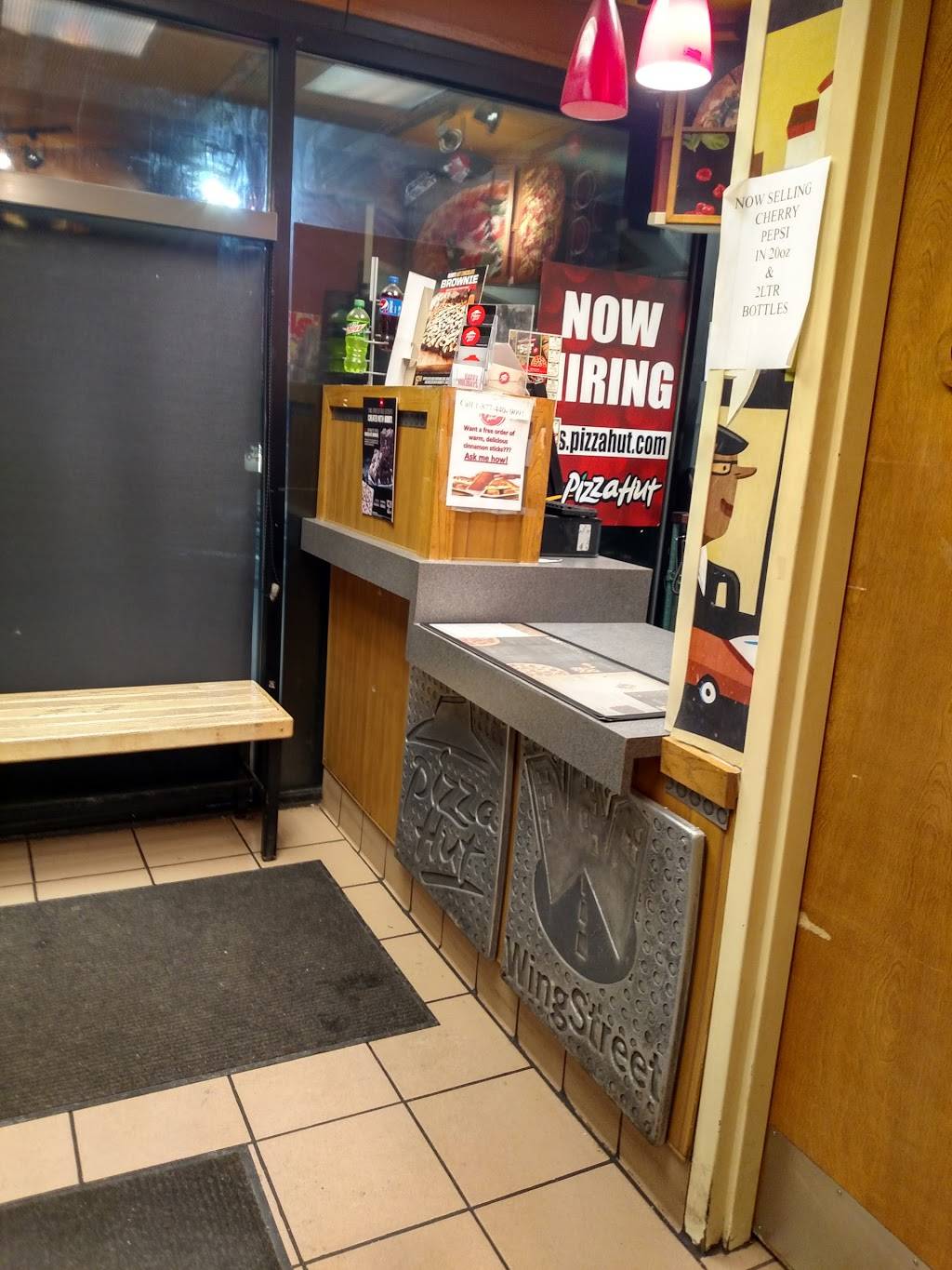 Pizza Hut | meal takeaway | 7960 S Broadway, Littleton, CO 80122, USA | 3037944100 OR +1 303-794-4100