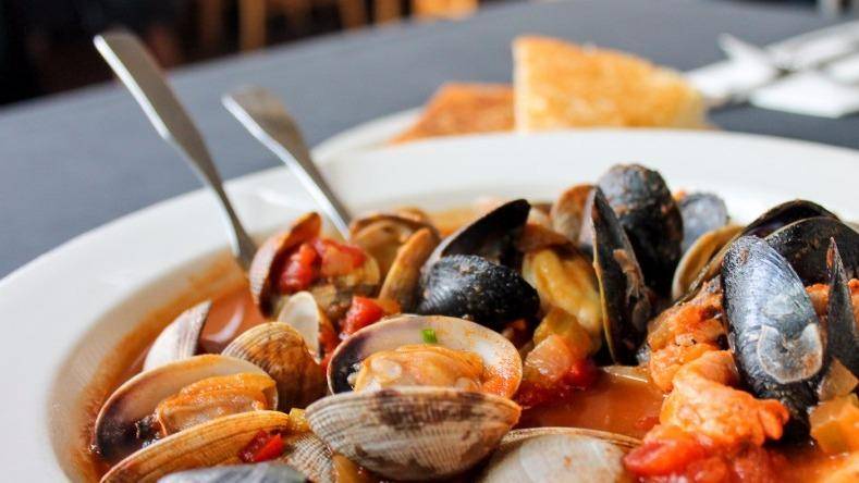 Docs Marina Grill in Port Townsend | restaurant | 141 Hudson St, Port Townsend, WA 98368, USA | 3603443627 OR +1 360-344-3627