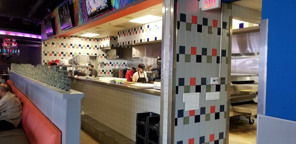 Mellow Mushroom | meal takeaway | 200 N Center St, Arlington, TX 76011, USA | 8172747173 OR +1 817-274-7173