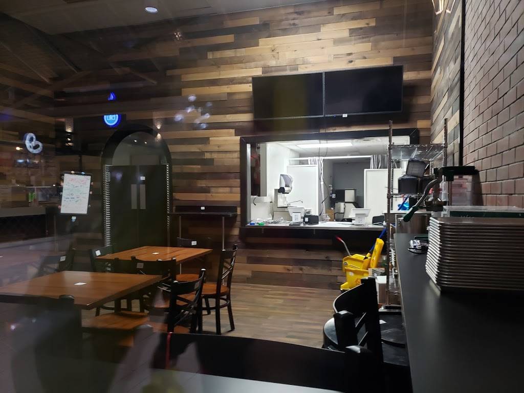 Alpha Dogs | restaurant | 4364 Palisades Center Dr, West Nyack, NY 10994, USA | 8453533815 OR +1 845-353-3815