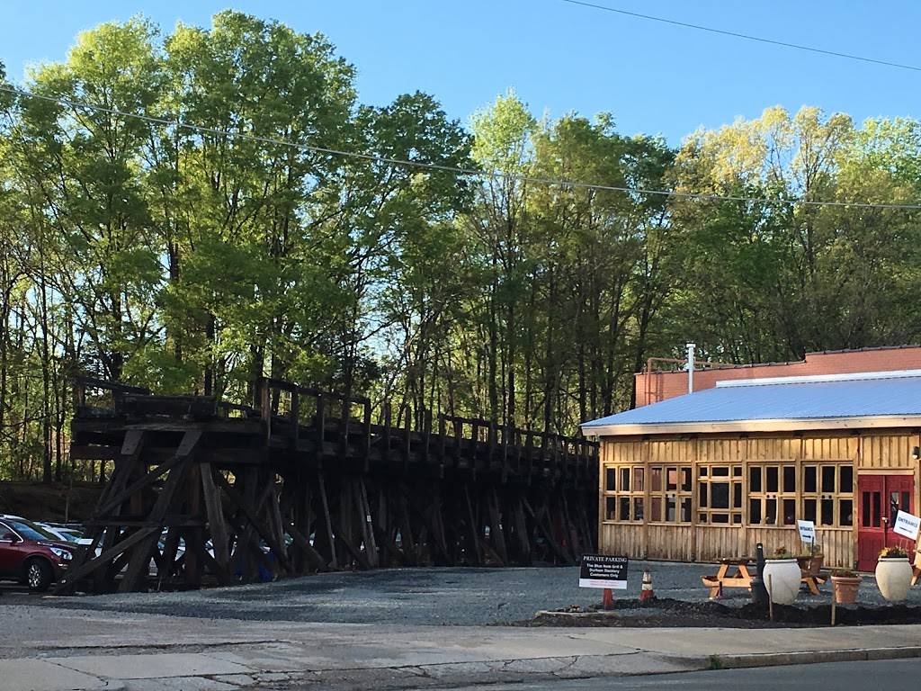 The Blue Note Grill | restaurant | 709 Washington St, Durham, NC 27701, USA | 9194011979 OR +1 919-401-1979