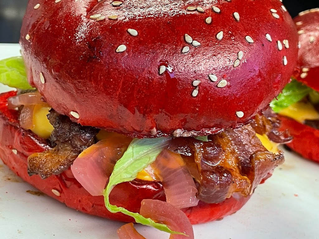 Red’s Burgers | restaurant | 1155 Central St, Leominster, MA 01453, USA | 9787996451 OR +1 978-799-6451