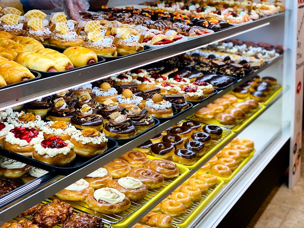 Knead Donuts | bakery | 5960 W Andrew Johnson Hwy, Morristown, TN 37814, USA | 4236160042 OR +1 423-616-0042