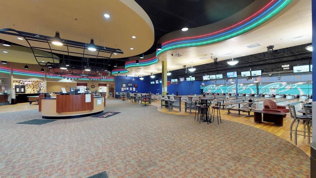 Glo-Bowl Fun Center | restaurant | 101 Franks Rd, Marengo, IL 60152, USA | 8155682695 OR +1 815-568-2695