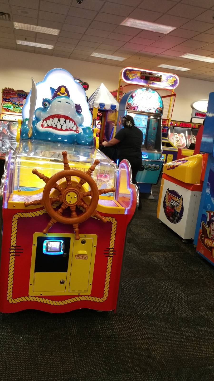 Chuck E. Cheeses | restaurant | 3037 Sisk Rd, Modesto, CA 95350, USA | 2095240712 OR +1 209-524-0712