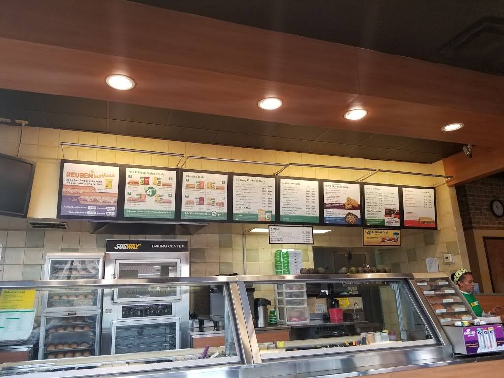 Subway | meal takeaway | 1013 S Alvarado St Unit 1013, Los Angeles, CA 90006, USA | 2133883040 OR +1 213-388-3040