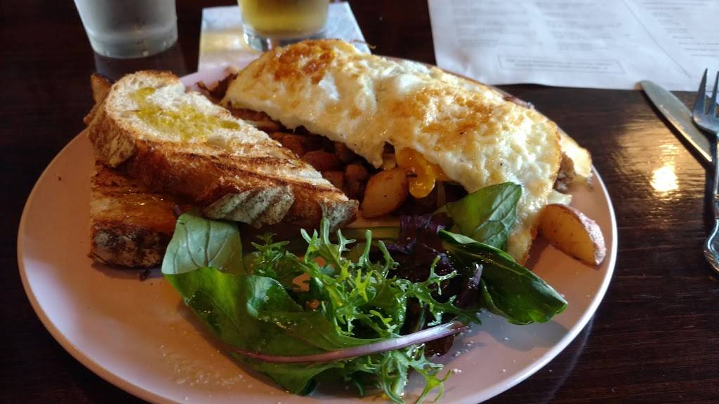 Ollie Food + Spirits | restaurant | 42 E Cross St, Ypsilanti, MI 48198, USA | 7344828050 OR +1 734-482-8050