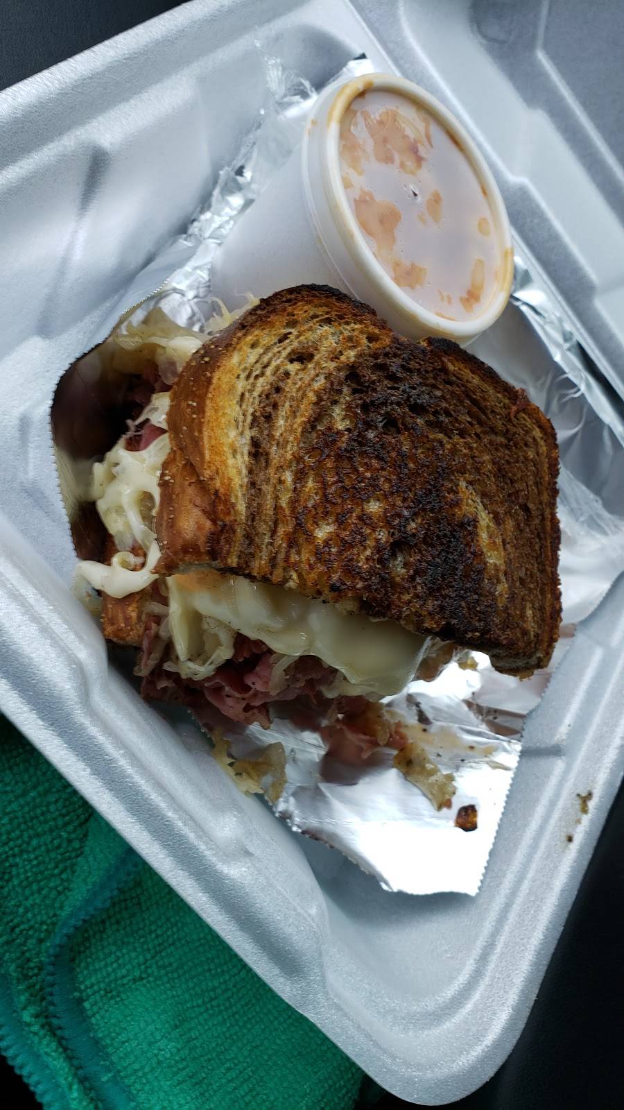 Neighbors Deli | meal takeaway | 2142 W Henderson Rd, Columbus, OH 43220, USA | 6144590188 OR +1 614-459-0188