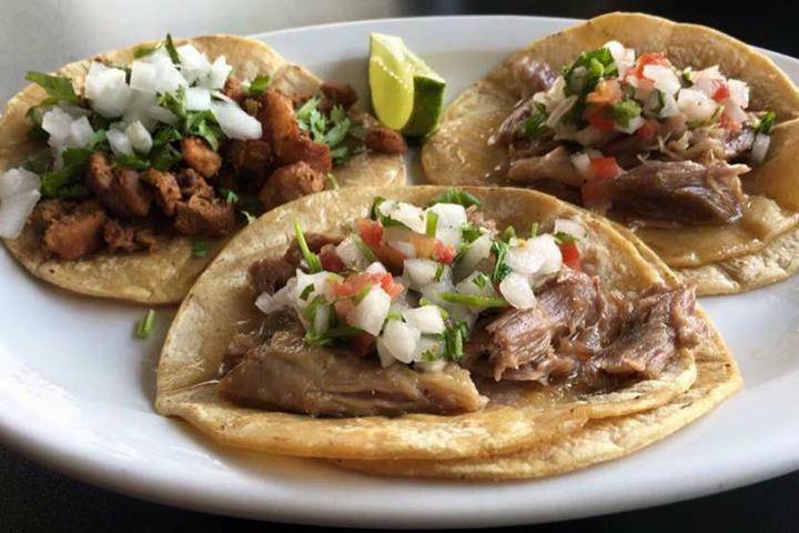 Chicharos Mexican Grill | restaurant | 201 W 2nd St, Muscatine, IA 52761, USA | 5632990659 OR +1 563-299-0659