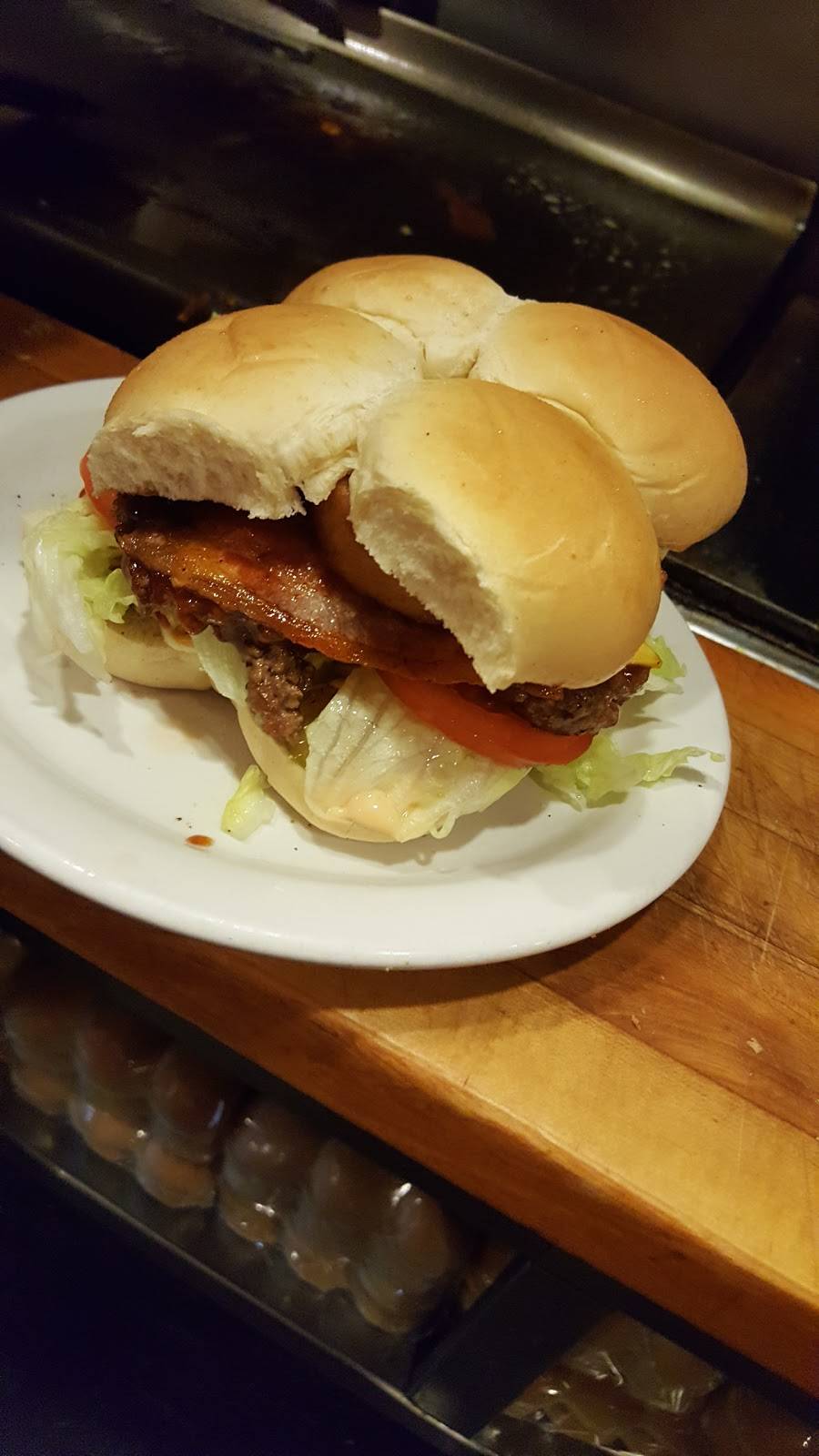 Dinner Bell | restaurant | 305 S Main St, Salem, IN 47167, USA | 8128835744 OR +1 812-883-5744