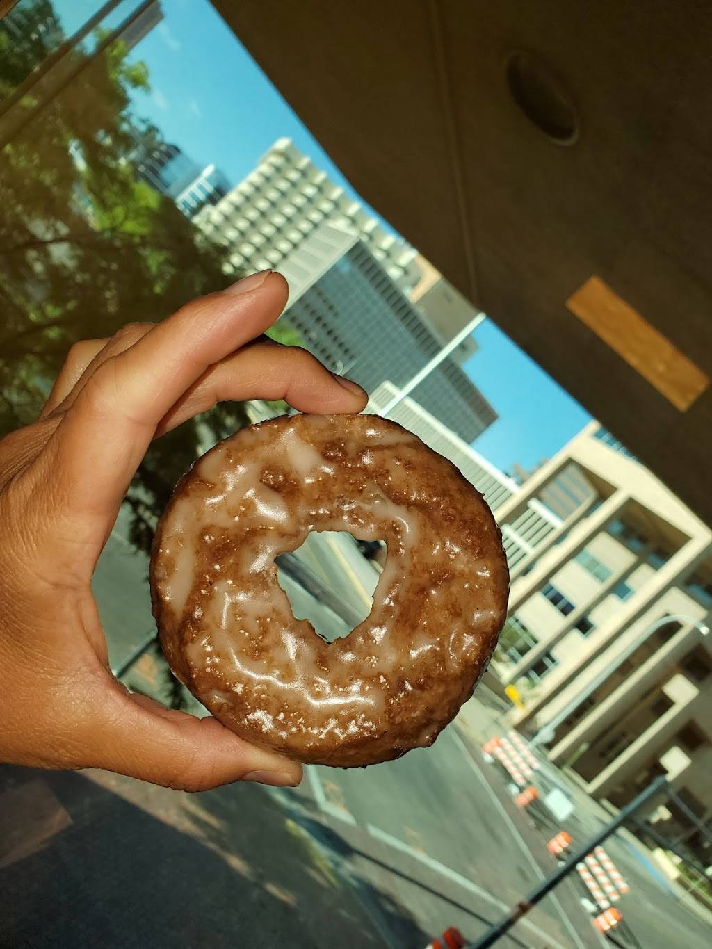 Krispy Kreme | bakery | 2670 Coors Blvd NW, Albuquerque, NM 87120, USA | 5053521212 OR +1 505-352-1212