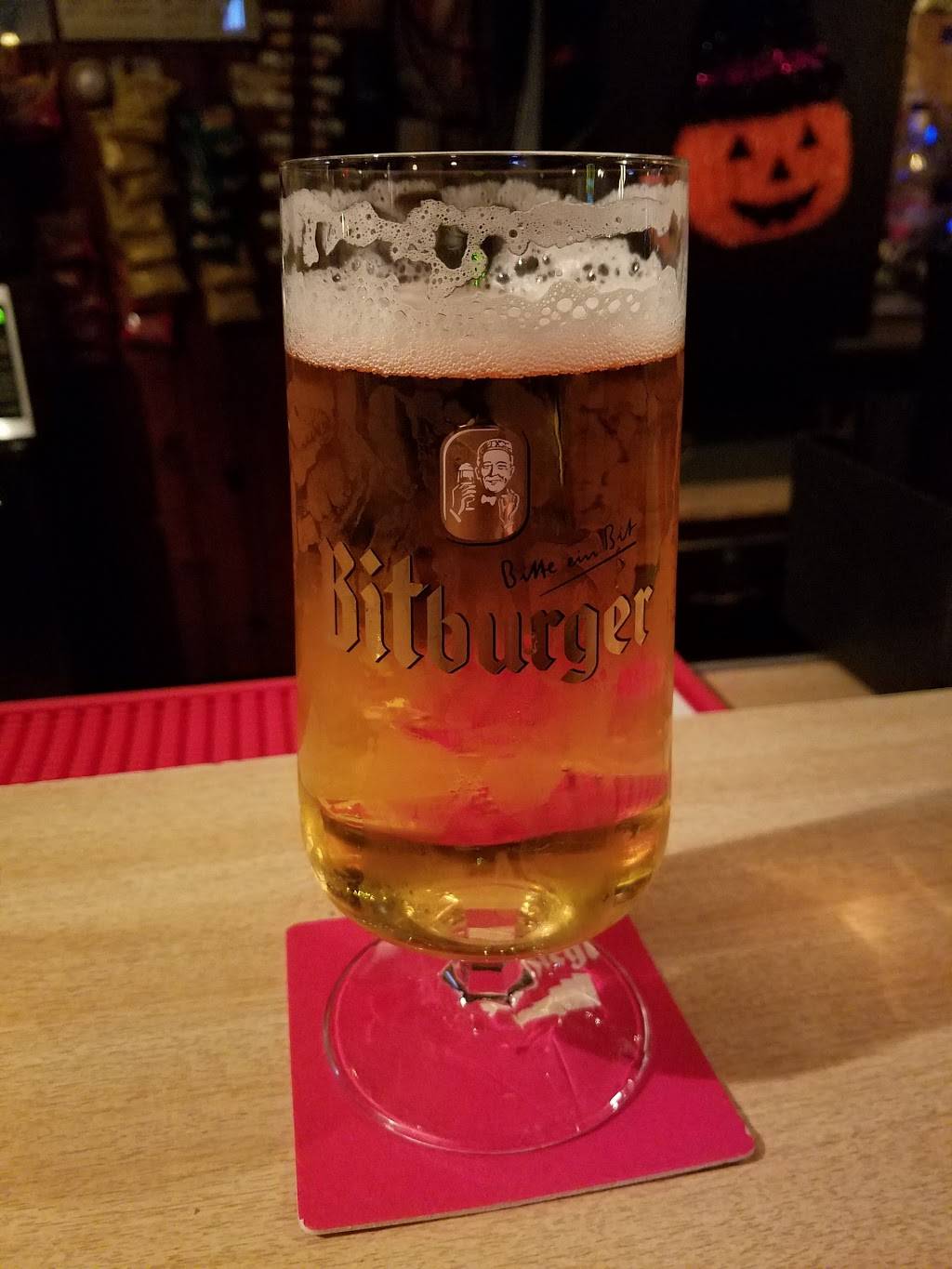 Resis Bierstube | restaurant | 2034 W Irving Park Rd, Chicago, IL 60618, USA | 7734721749 OR +1 773-472-1749