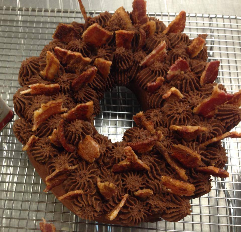 Glazed & Confuzed Donuts | bakery | 2501 Dallas St, Aurora, CO 80010, USA | 3035249637 OR +1 303-524-9637