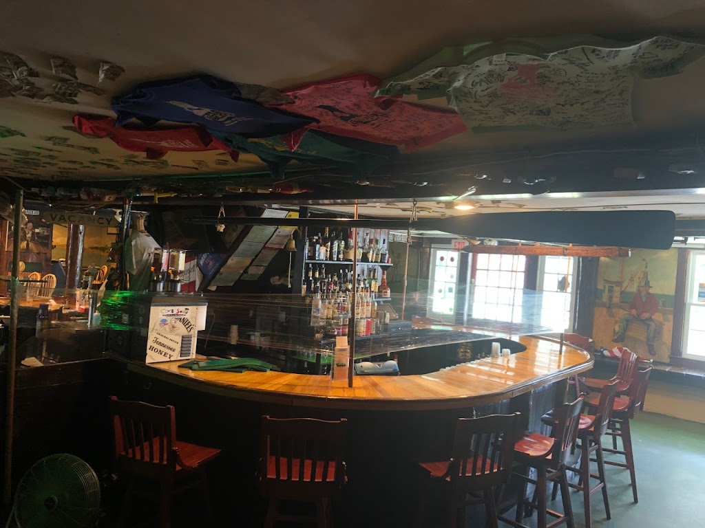 Club Soda | restaurant | 35 Connecticut Ave, New Shoreham, RI 02807, USA | 4014665397 OR +1 401-466-5397