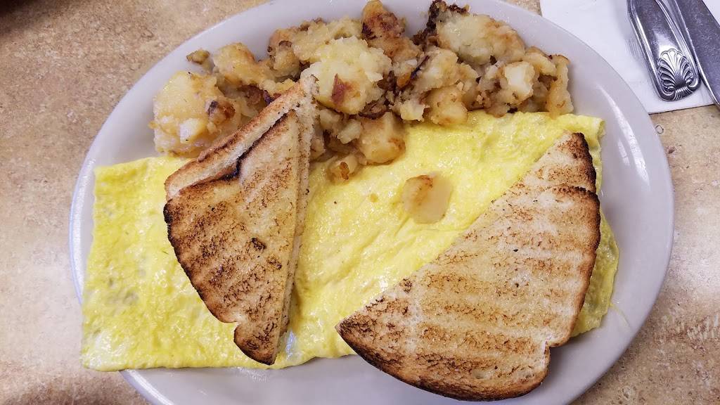 Chuck Wagon Restaurant | restaurant | 3302, 12 Church St, Ellington, CT 06029, USA | 8608723950 OR +1 860-872-3950