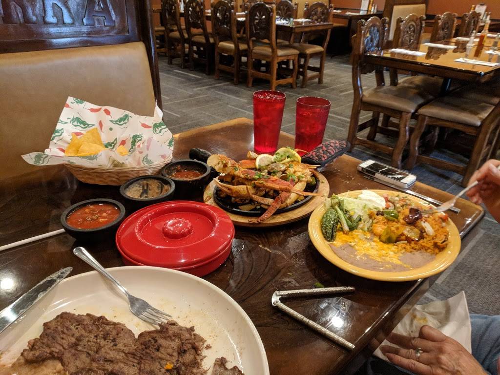 Mi Tierra Family Mexican Restaurant | restaurant | 5500 Old Cheney Rd #4, Lincoln, NE 68516, USA | 4022613221 OR +1 402-261-3221