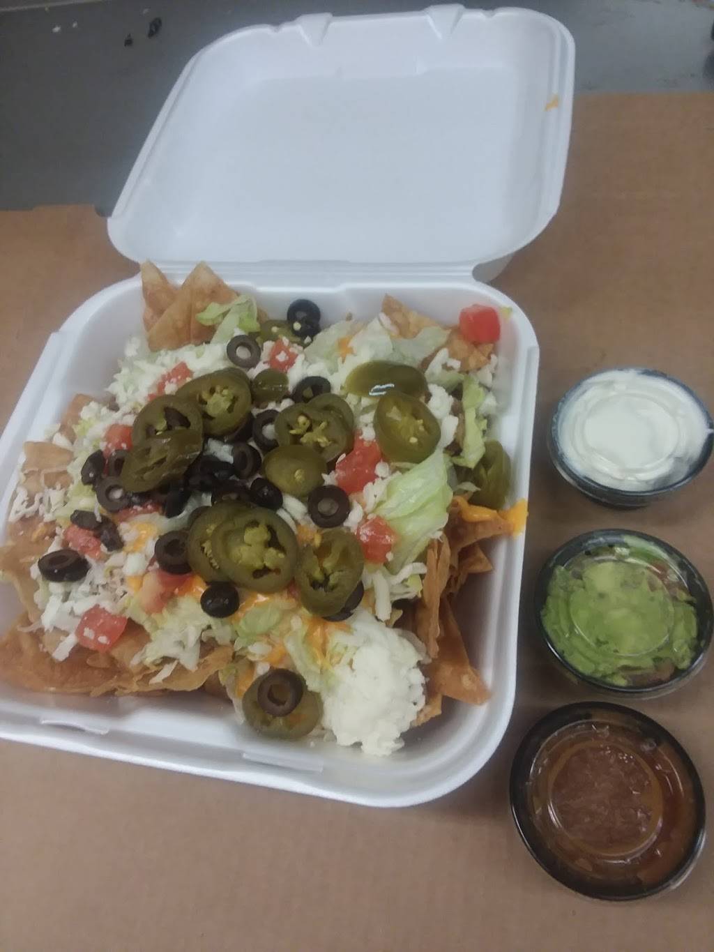 Noahs pizza | restaurant | 220 Oakton Ave, Pewaukee, WI 53072, USA | 2626968001 OR +1 262-696-8001