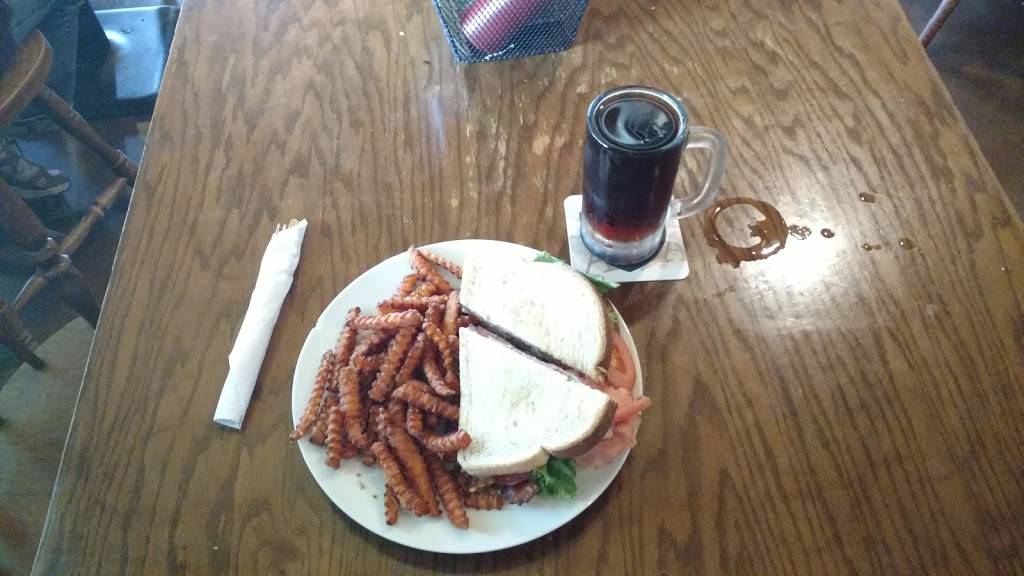 The Mug Restaurant | meal takeaway | 62 Daniel Webster Hwy, Center Harbor, NH 03226, USA | 6032798596 OR +1 603-279-8596