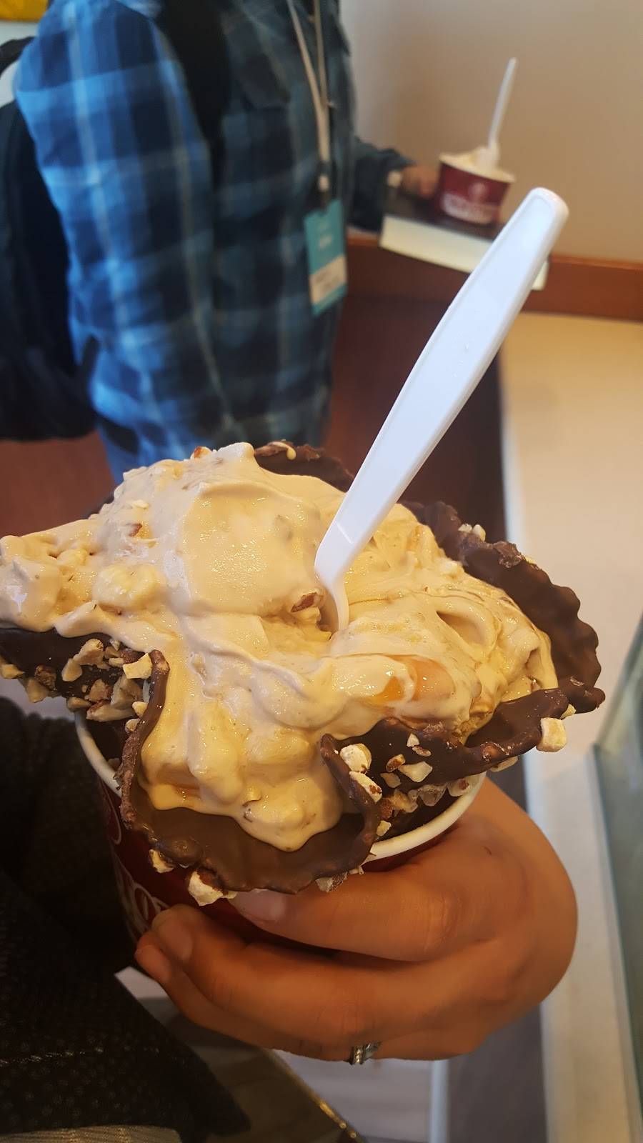 Cold Stone Creamery | bakery | 25 Aquarium Way # A2-2, Long Beach, CA 90802, USA | 5626282343 OR +1 562-628-2343