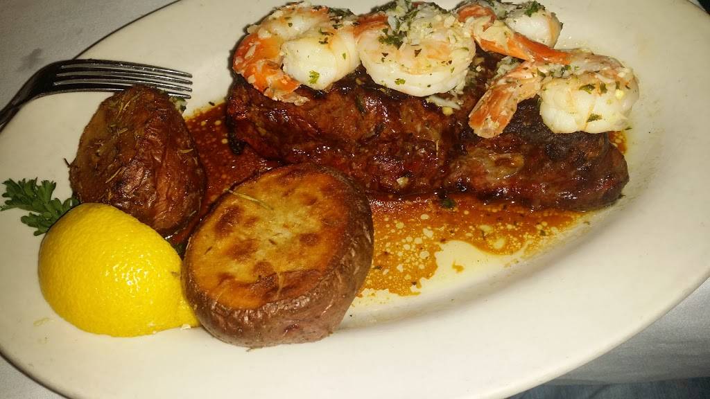 Umbertos At Barefoot Landing | restaurant | 4886 N Kings Hwy, North Myrtle Beach, SC 29582, USA | 8432721176 OR +1 843-272-1176