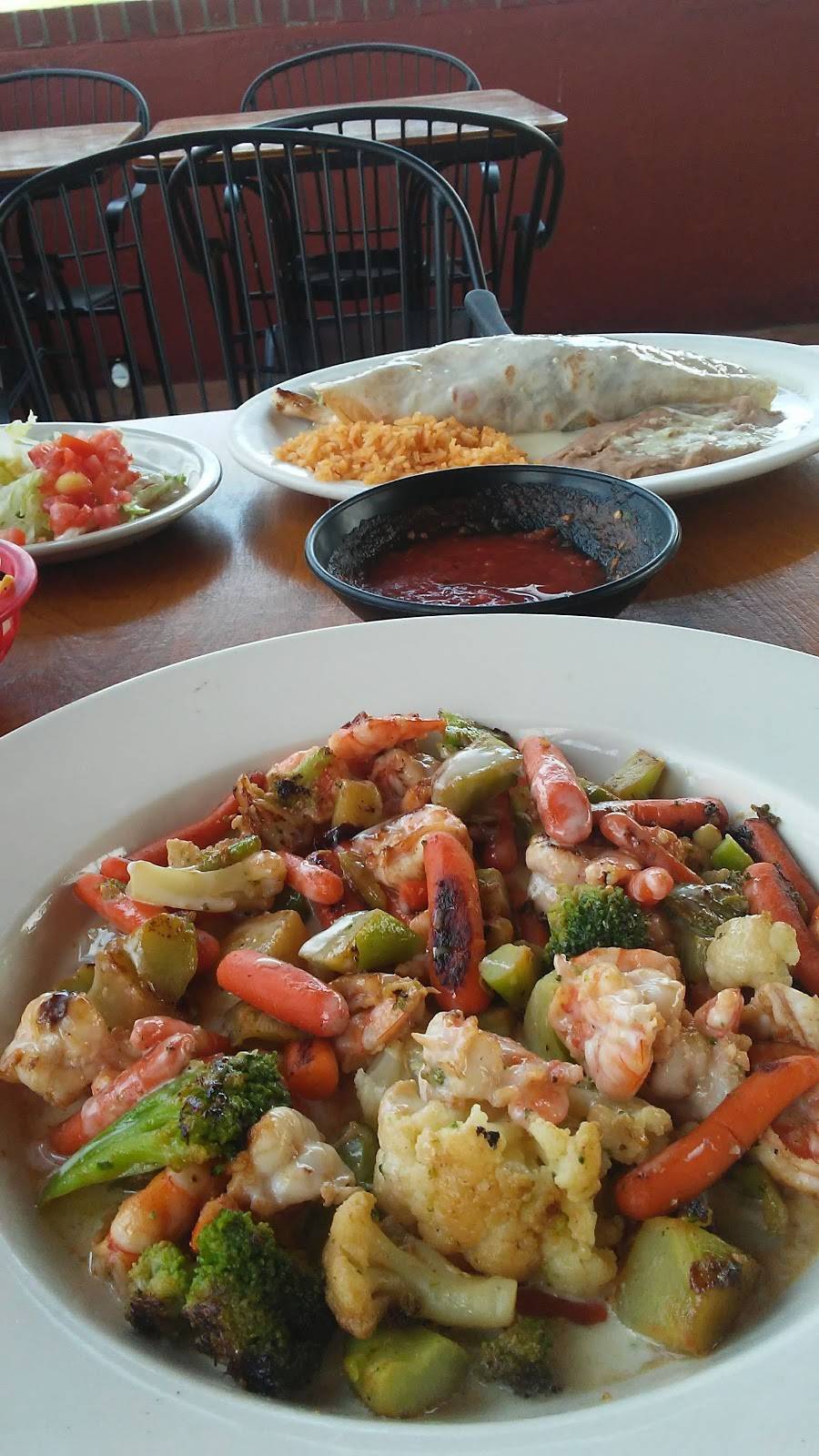 Las Plazas Mexican Restaurant | restaurant | 18 Mathis Dr, Dickson, TN 37055, USA | 6154460100 OR +1 615-446-0100