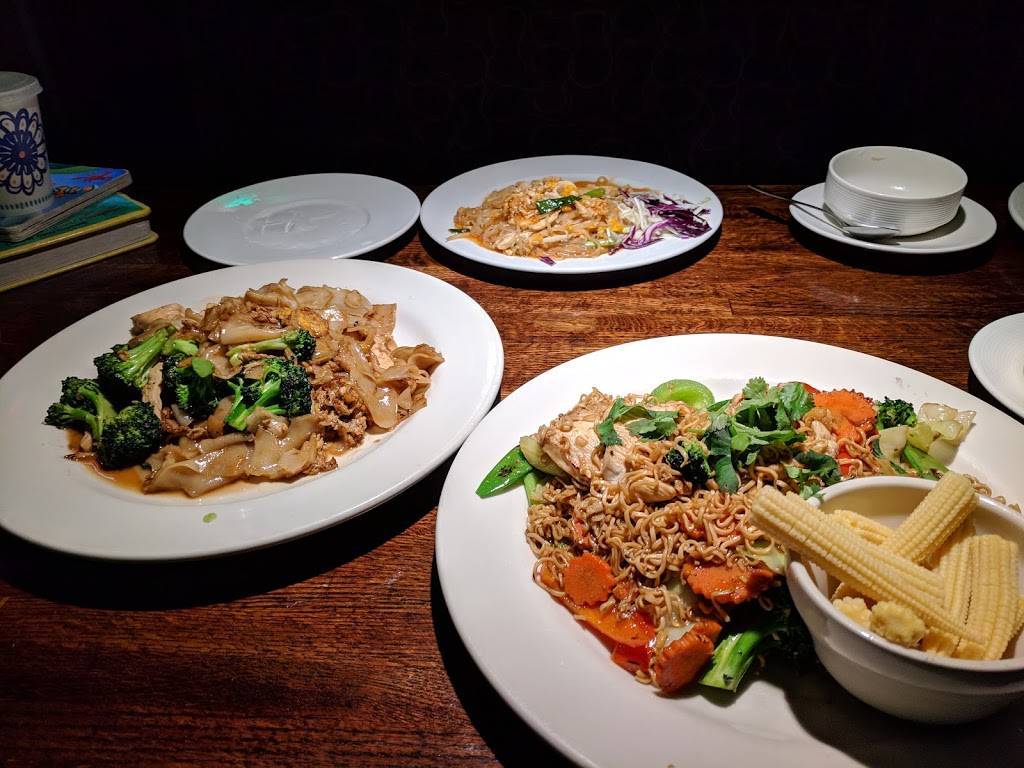 Silver Spoon Thai Restaurant & Bar | restaurant | 3828 196th St SW, Lynnwood, WA 98036, USA | 4259673255 OR +1 425-967-3255