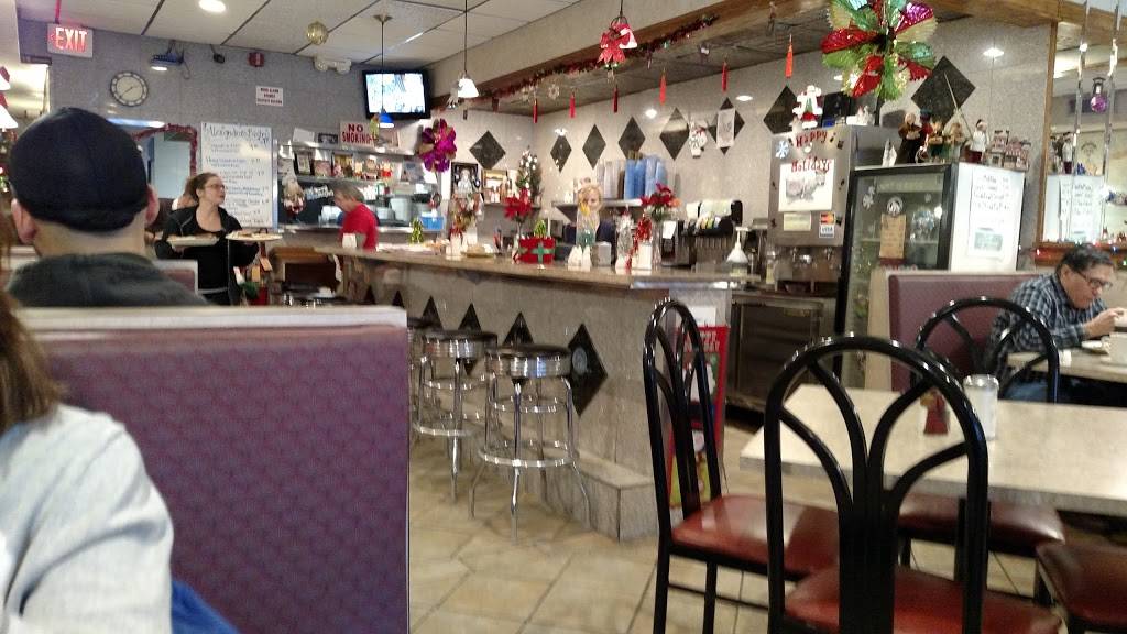 Alexandras Bistro | restaurant | 9 E 4th St, Bethlehem, PA 18015, USA | 6108680366 OR +1 610-868-0366