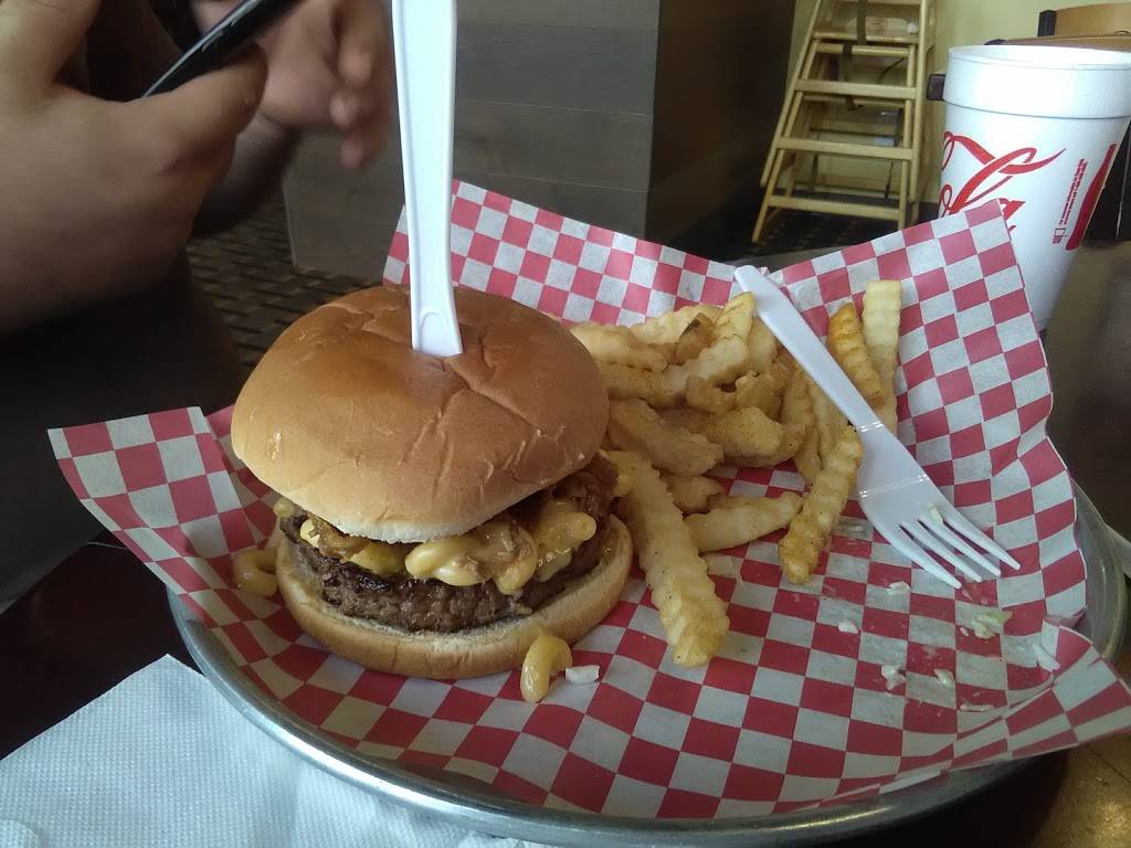 Iconic Burger | restaurant | 12 N McIntosh St, Elberton, GA 30635, USA | 7625330957 OR +1 762-533-0957