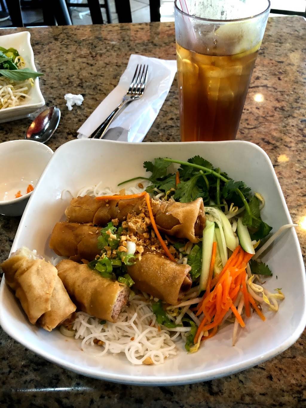 V Bistro | restaurant | 19775 US-59, Humble, TX 77338, USA | 2815407467 OR +1 281-540-7467