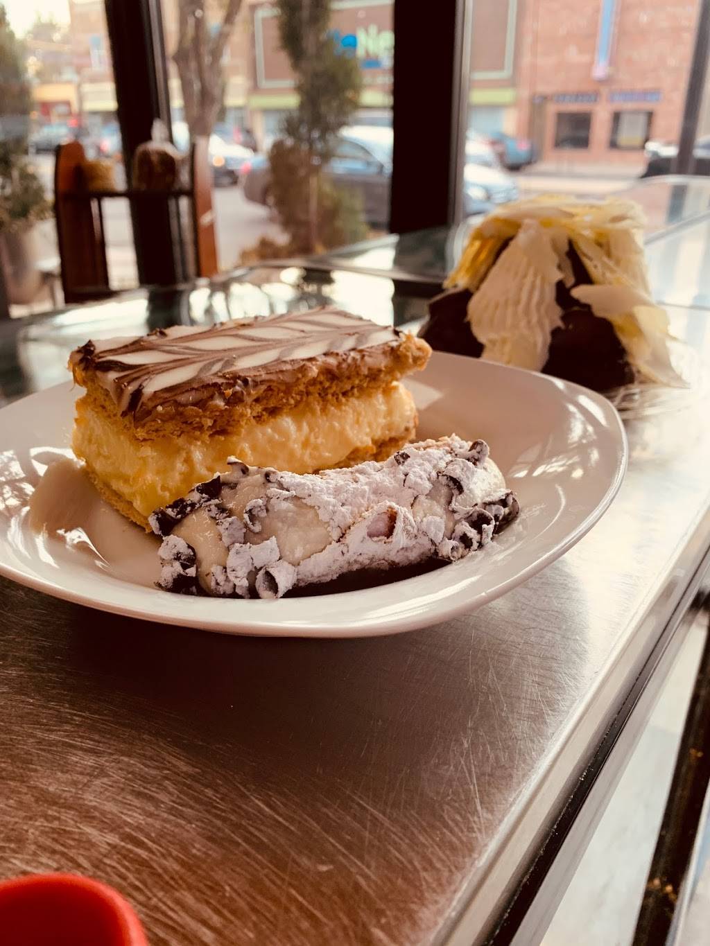 Gallo Italian Supper Club and Bakery | bakery | 3470 S Broadway, Englewood, CO 80113, USA | 3033539917 OR +1 303-353-9917