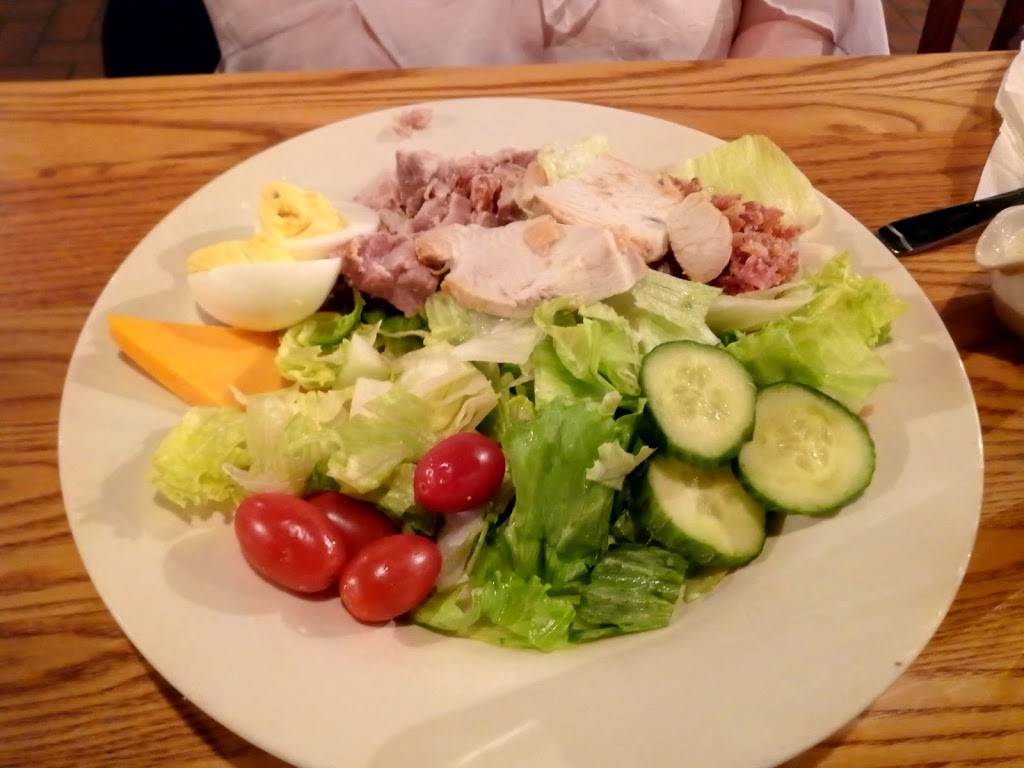 Cracker Barrel Old Country Store | restaurant | 215 Charlton Rd, Sturbridge, MA 01566, USA | 5083478925 OR +1 508-347-8925