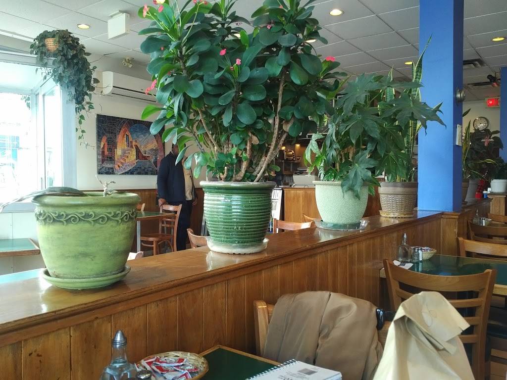 Villa du Souvlaki | restaurant | 5347 Rue Sherbrooke Ouest, Montréal, QC H4A 1V2, Canada | 5144892039 OR +1 514-489-2039