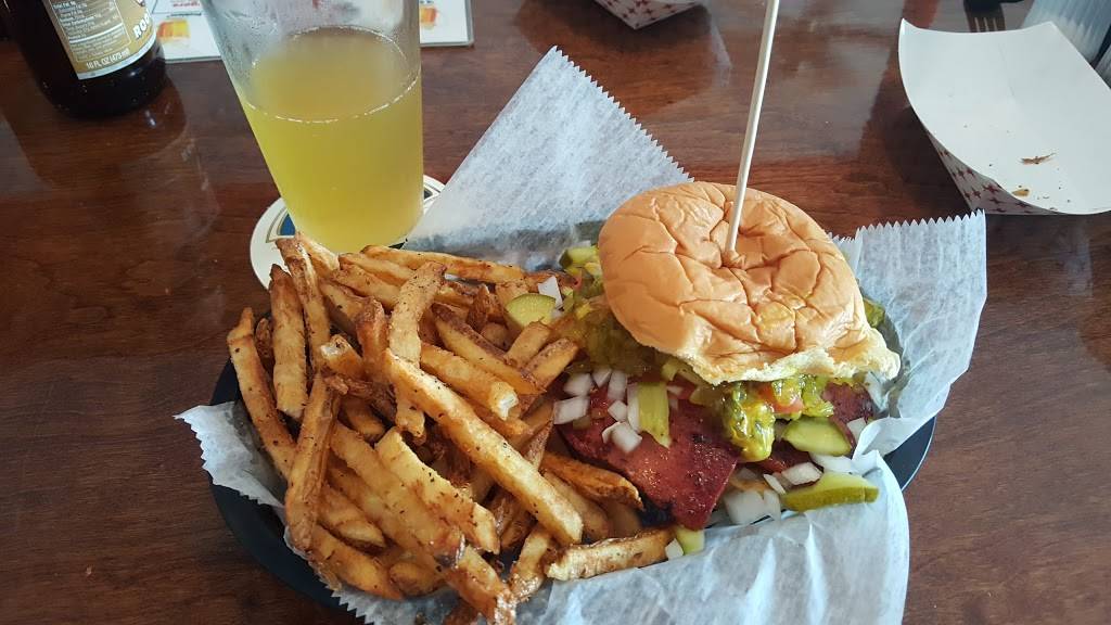 Daytona Taproom | restaurant | 310 Seabreeze Blvd, Daytona Beach, FL 32118, USA | 3868723298 OR +1 386-872-3298