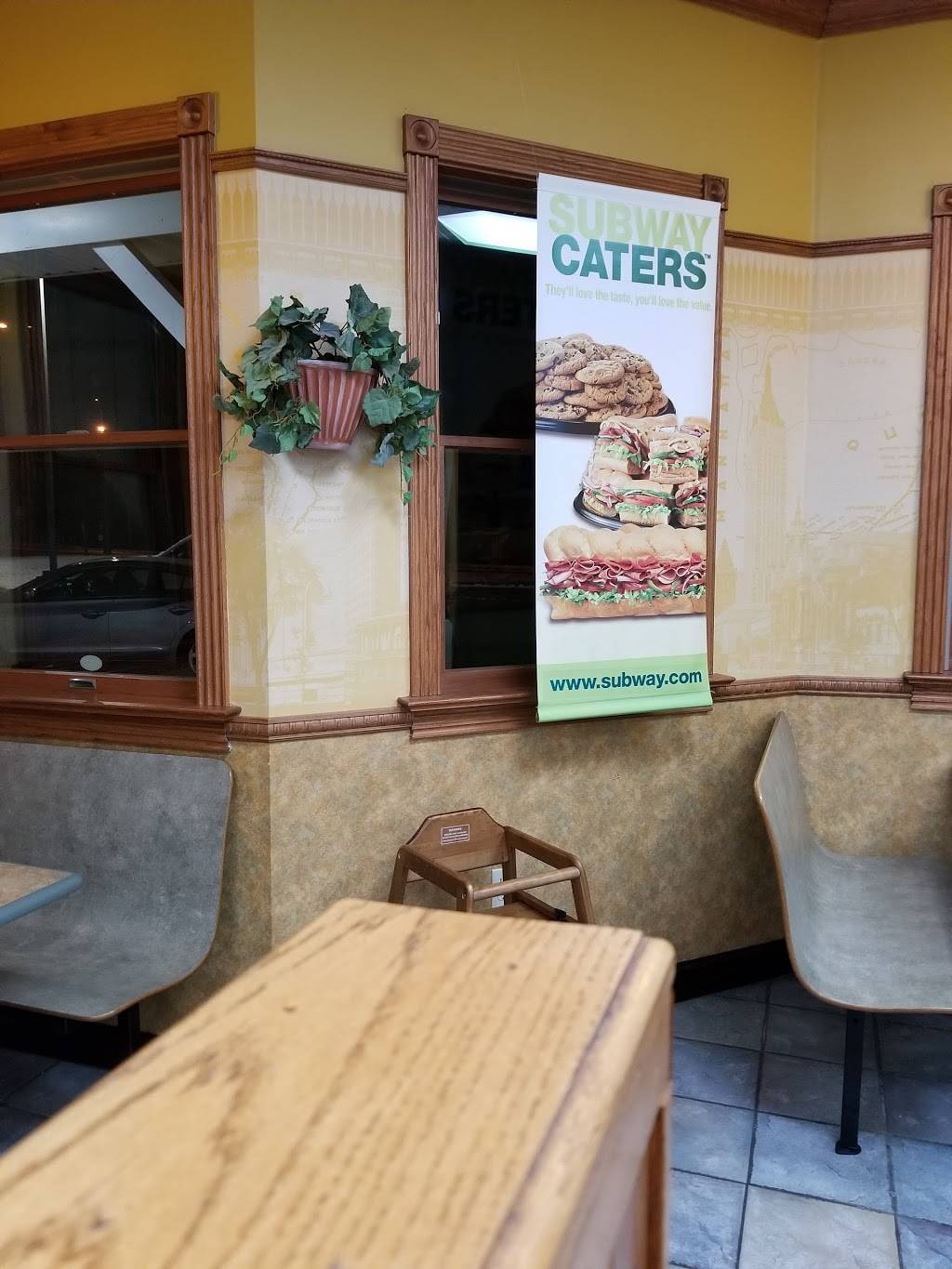 Subway Restaurants | restaurant | 2588 Bernville Rd, Reading, PA 19605, USA | 6103726040 OR +1 610-372-6040
