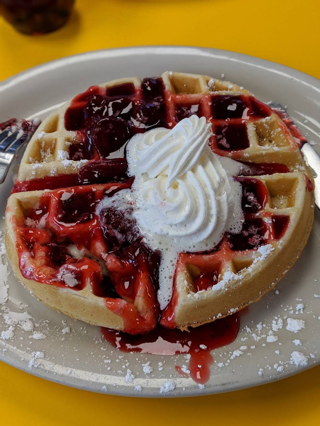 Poochies Place | restaurant | 1375 W Ohio Pike, Amelia, OH 45102, USA | 5137534000 OR +1 513-753-4000