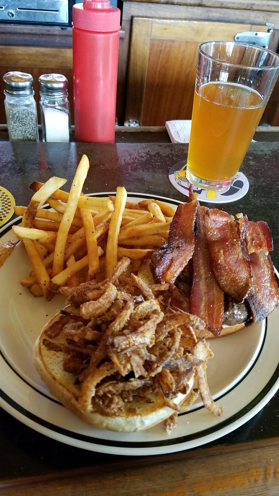 Mickeys Tavern | restaurant | 1524 Williamson St, Madison, WI 53703, USA | 6082519964 OR +1 608-251-9964