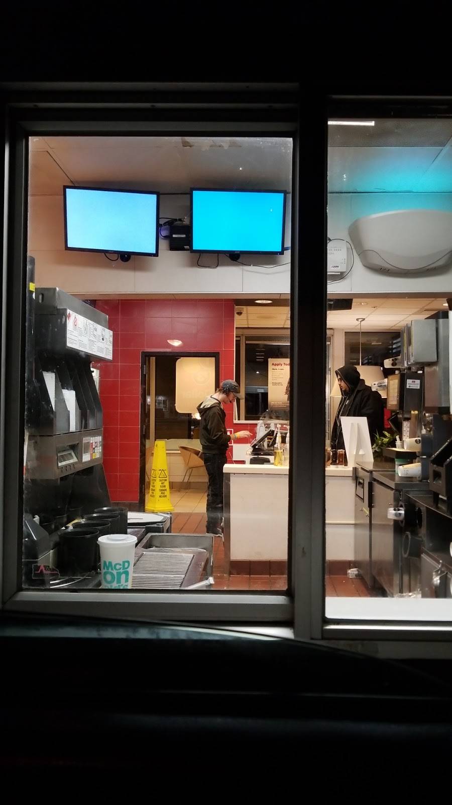 McDonalds | cafe | 351 E Robinson St, Norman, OK 73069, USA | 4053298221 OR +1 405-329-8221