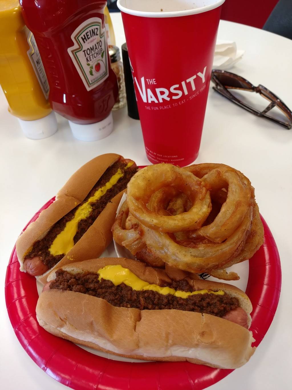 The Varsity | restaurant | 6045 Dawson Blvd, Norcross, GA 30093, USA | 7708408519 OR +1 770-840-8519
