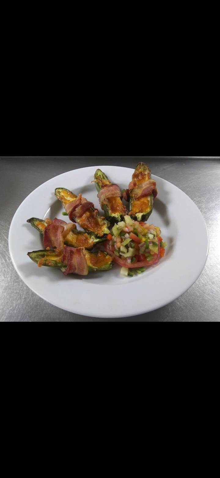 Wood Smoke & Eats | restaurant | 427 W 6th St, Mt Carmel, IL 62863, USA | 6182406497 OR +1 618-240-6497