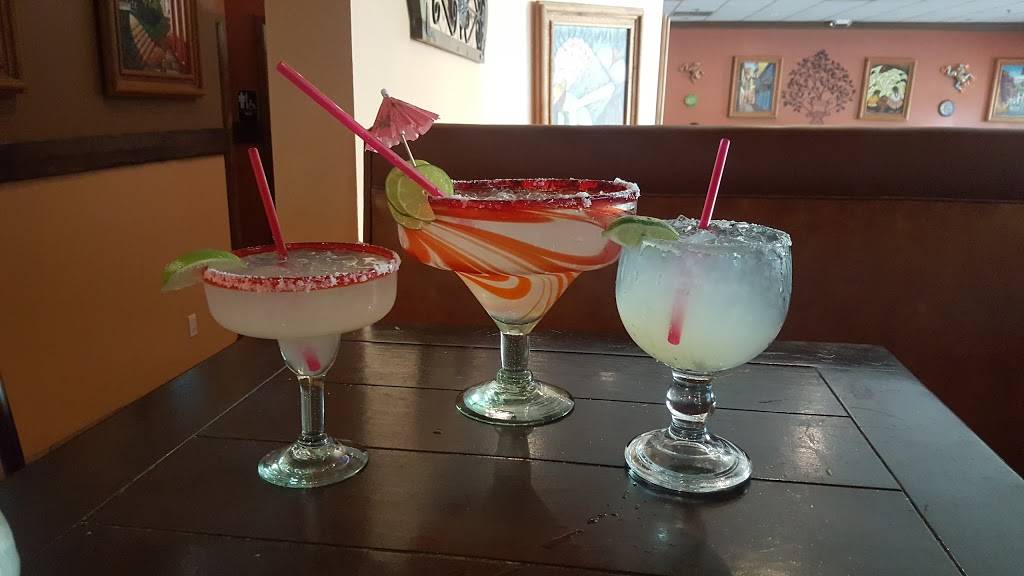 Las Rocas Bar & Grill | restaurant | 27923 Sloan Canyon Rd, Castaic, CA 91384, USA | 6612576905 OR +1 661-257-6905