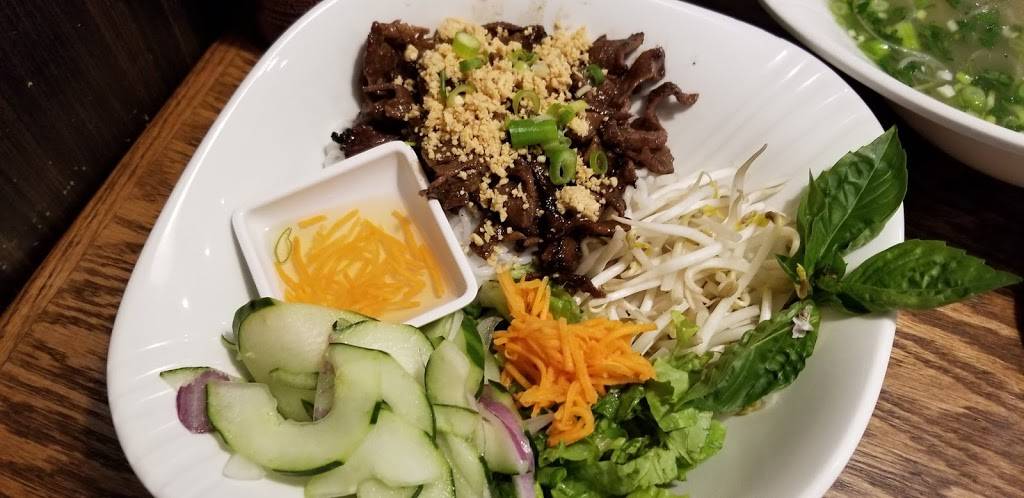 Pho DLite | restaurant | 3058 Waldorf Market Pl, Waldorf, MD 20603, USA | 3016456000 OR +1 301-645-6000