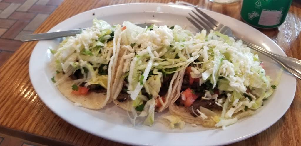 La Llamarada | restaurant | 6977 N Western Ave, Chicago, IL 60645, USA | 7732937583 OR +1 773-293-7583