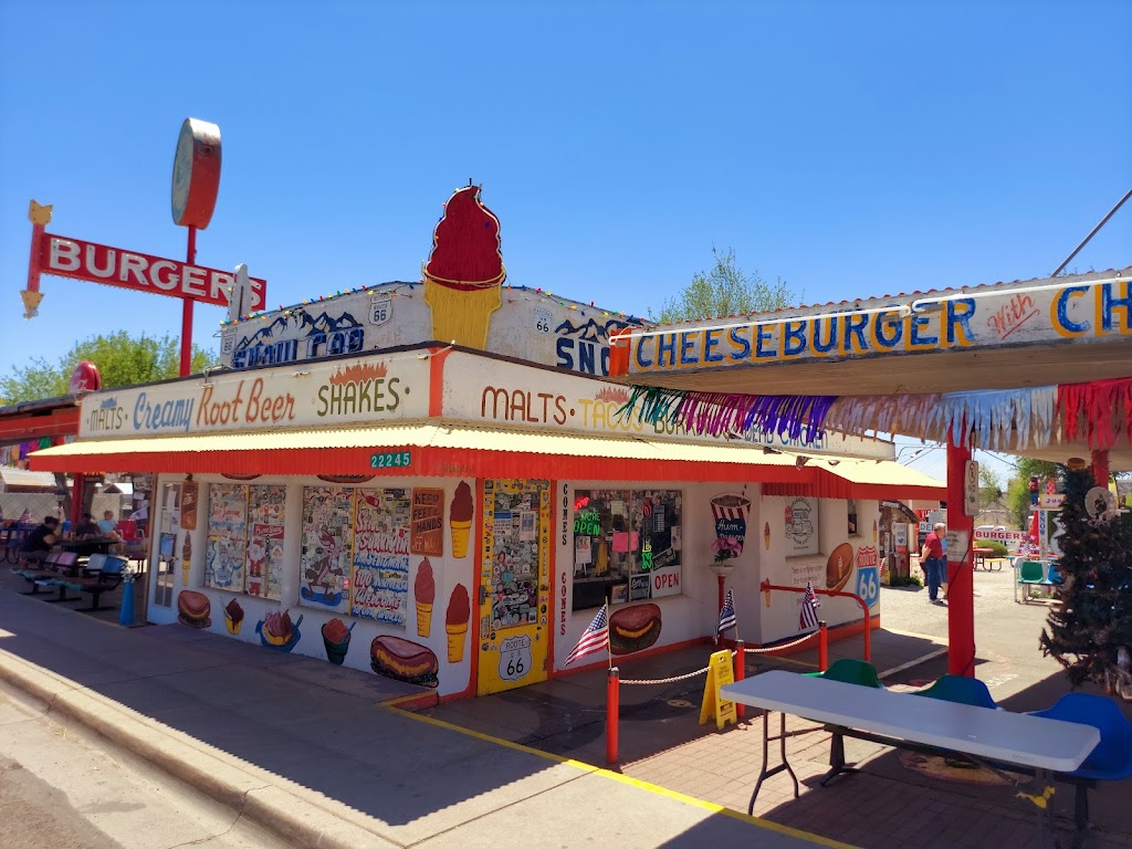 Delgadillo’s Snow Cap | restaurant | 301 AZ-66, Seligman, AZ 86337, USA | 9284223291 OR +1 928-422-3291