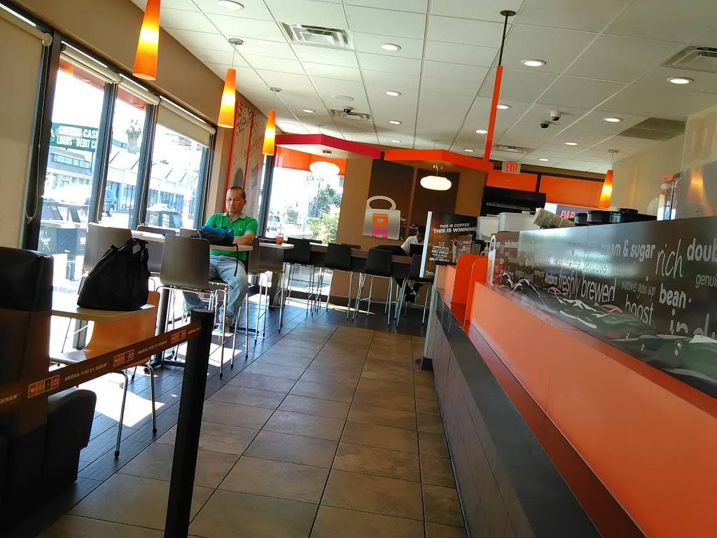 Dunkin | cafe | 7203 Van Nuys Blvd, Van Nuys, CA 91405, USA | 8187786461 OR +1 818-778-6461