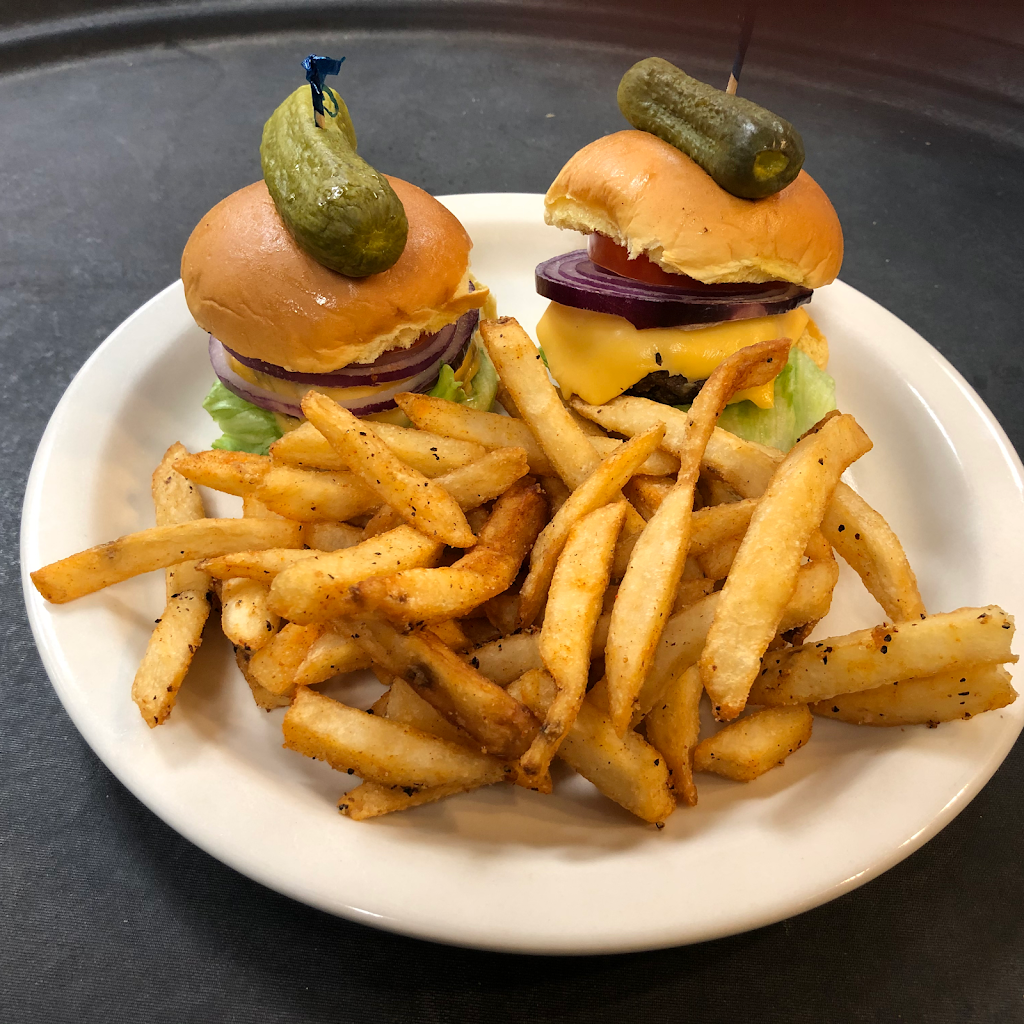 Italian Delite Restaurant & Bar | restaurant | 113 E Main St, Birdsboro, PA 19508, USA | 6104041115 OR +1 610-404-1115