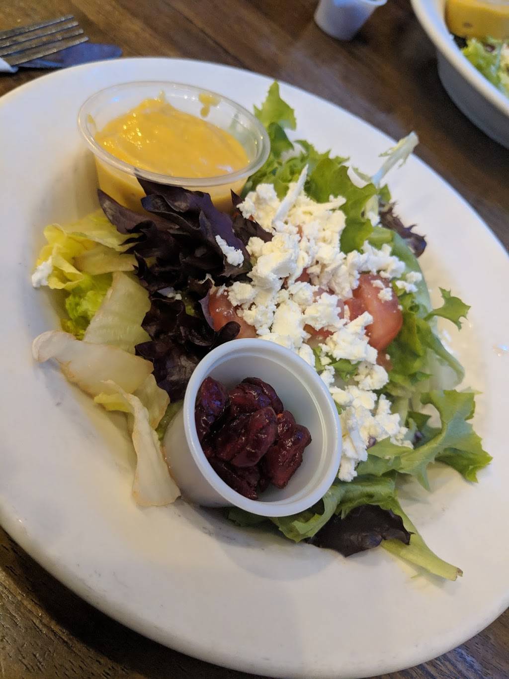 High Sierra Grill and Bar | restaurant | 521 Firestone Rd, Goleta, CA 93117, USA | 8058457030 OR +1 805-845-7030