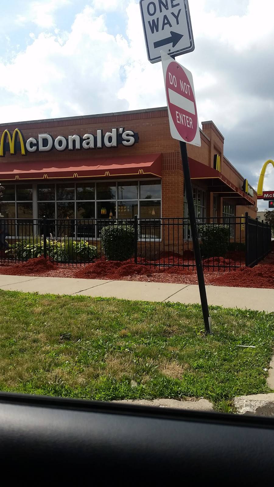 McDonalds | cafe | 8415 S Pulaski Rd, Chicago, IL 60652, USA | 7732841331 OR +1 773-284-1331