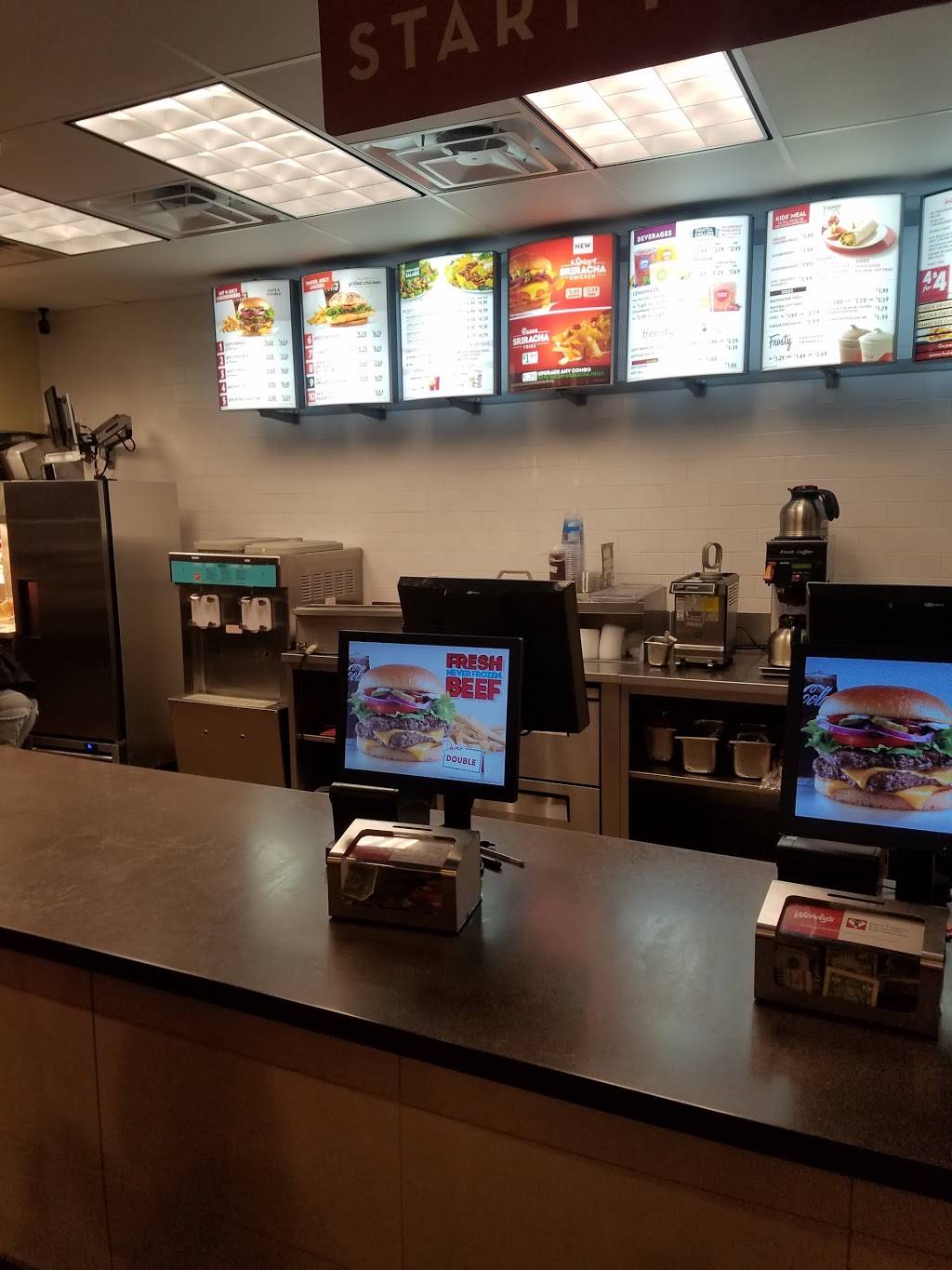 Wendys | restaurant | 2631 Airport Rd, Jackson, MI 49202, USA | 5177825078 OR +1 517-782-5078