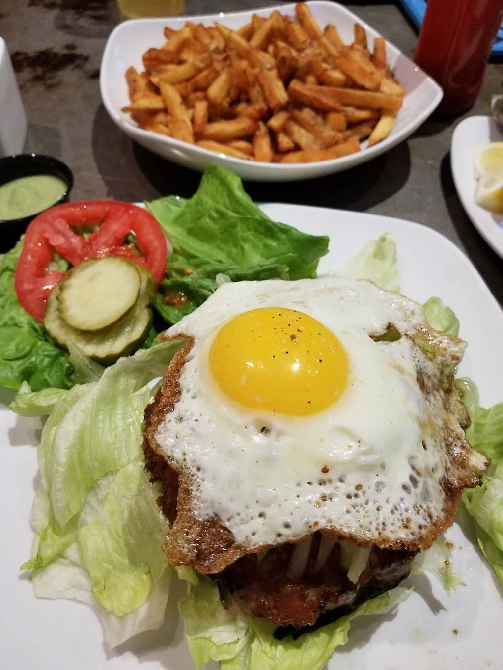 Flip Side Easton | restaurant | 3945 Easton Station, Columbus, OH 43219, USA | 6144723547 OR +1 614-472-3547