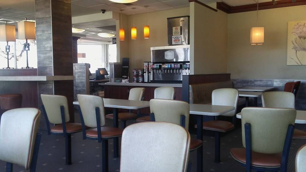 McDonalds | cafe | 390 W Market St, Akron, OH 44303, USA | 3303765942 OR +1 330-376-5942